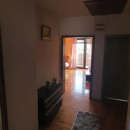 Mona Apartment *